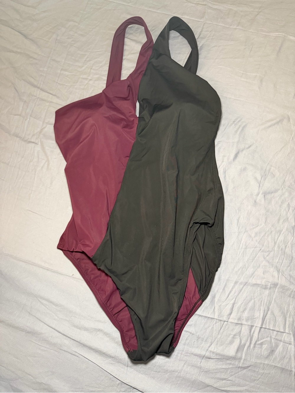 Amoressa Leroux Size 12 Colorblock One Piece Swimsuit Black Burgundy